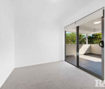 Spacious Townhouse - Photo 1