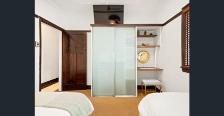 Fully Furnished Apartment in the heart of Hamilton - Photo 2