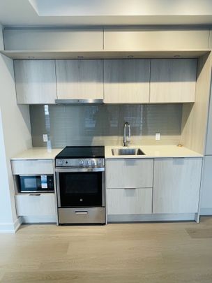 For Lease - 448 Burnhamthorpe Road Unit# 911, Mississauga, Ontario - Photo 1