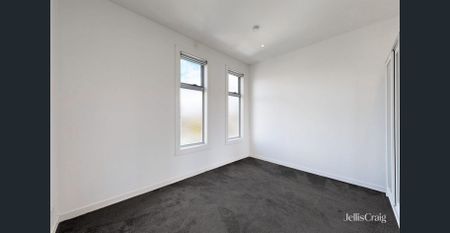 BOUTIQUE APARTMENT IN A PRIME LOCATION! - Photo 5