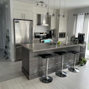 Tres Beau 4 1/2 à louer - Photo 2