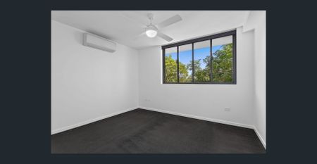 3 bedrooms plus study with large balcony! - Photo 3