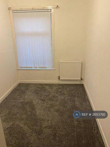 3 bedroom end of terrace house to rent - Photo 5