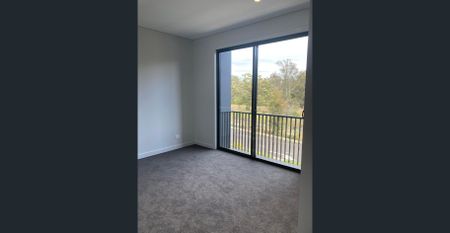 Modern and Low Maintenance 3 Bedroom Townhome - Photo 5