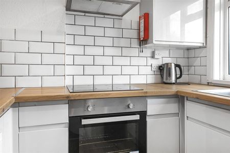 4 bedroom terraced house to rent - Photo 2