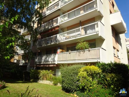 Location Appartement 2 pièces 45m² COURBEVOIE 92400 - Photo 4