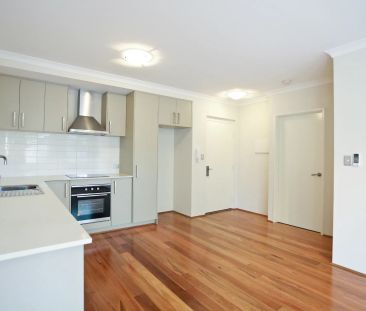 8/76 Kooyong Road, - Photo 4