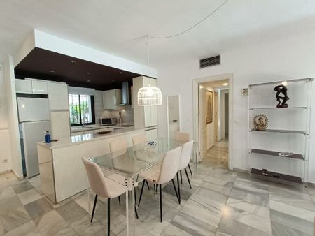 3 room luxury Apartment for rent in Marbella, Spain - Photo 2