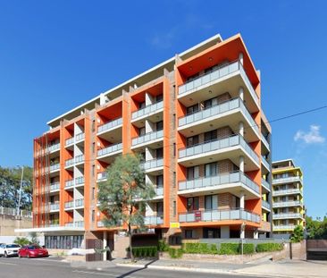 Beautiful 2 Bedroom Unit, Fantastic Location! - Photo 1