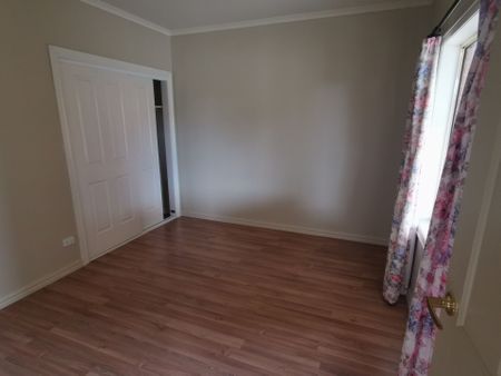 Beautiful Bungalow in the Heart of Springvale Area - Photo 5