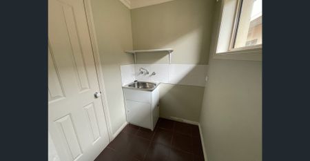 Two bedroom unit close to CBD - Photo 3