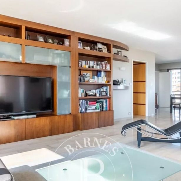 Appartement • Marseille 8ème - Photo 1