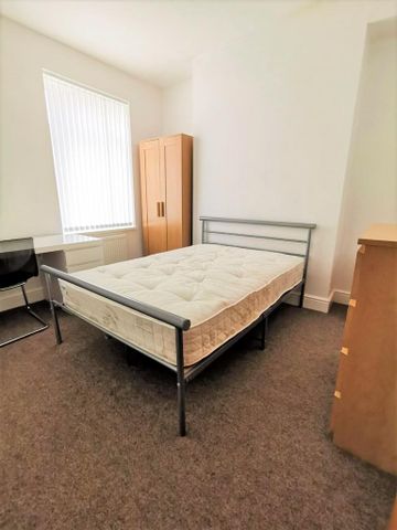 5 bedroom house to rent - Photo 2