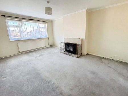 Heath Grove, Sunbury-on-Thames, Surrey, TW16 7TS - Photo 3