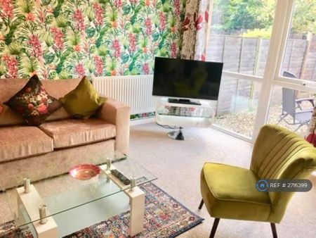 3 bedroom terraced house to rent - Photo 3