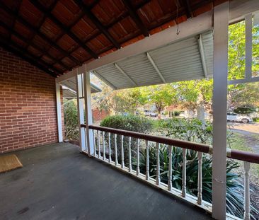 GREAT LOCATION PLEASANT CHARACTER FAMILY HOME - Photo 6