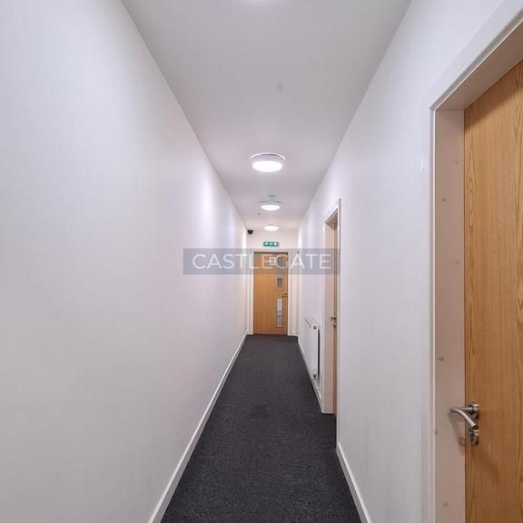 1 bedroom in a flat share to rent - Photo 1