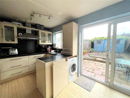 3 bedroom terraced house to rent - Photo 3