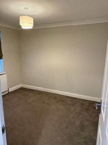 3 bedroom detached house to rent - Photo 3