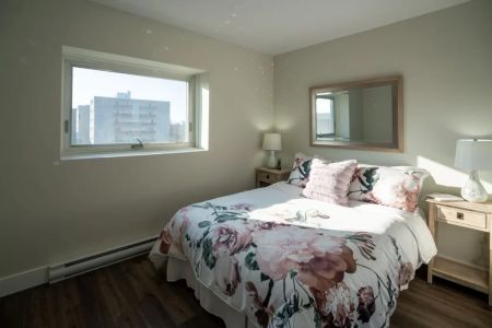 Village Green I & II Apartments - Photo 4