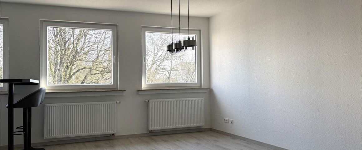 Gemütliche Zwei-Zimmer-Wohnung - mit Einbauküche und Aufzug - Foto 1