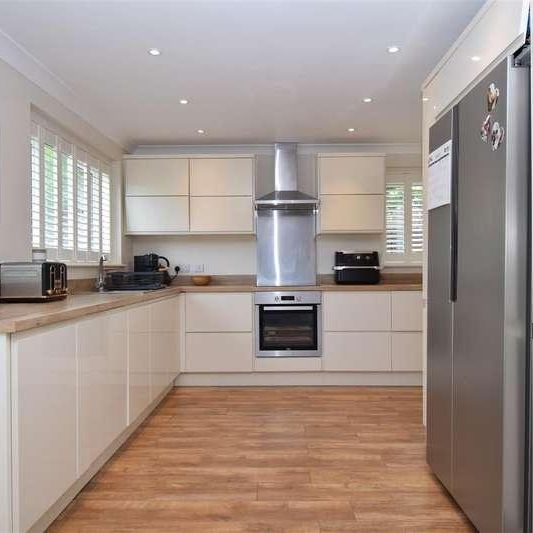 St. Andrews Place, Normanton, WF6 - Photo 1
