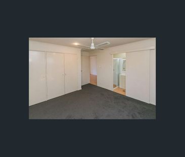 Great Family Home in Torquay - Photo 2