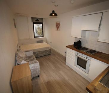 Studio to rent - Photo 1