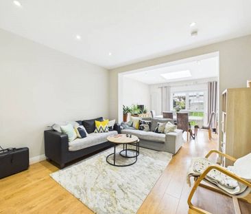 Alexandra Gardens, Hounslow, Middlesex, TW3 - Photo 1