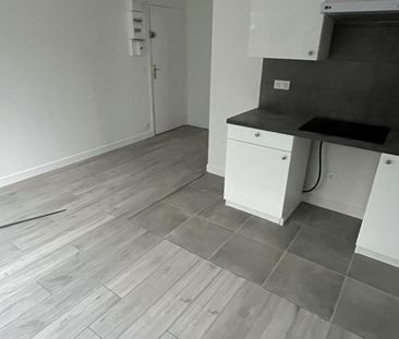 Location Appartement 2 pièces 29m² ST MAUR DES FOSSES 94100 - Photo 1