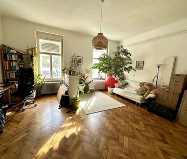 Provisionsfrei – Wunderschöne Altbauwohnung mit zwei Zimmer und ein... - Photo 1