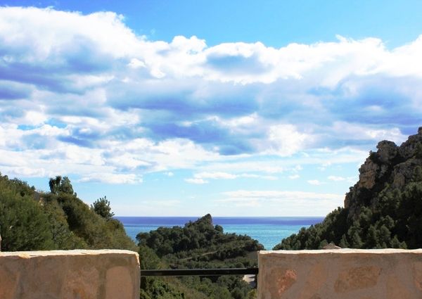 Villa for rent in Cumbre del Sol with 5 bedrooms