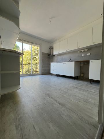 Location Appartement 5 pièces 117m² MAUGUIO 34130 - Photo 4