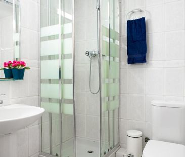 Room with access to interior patio in Barcelona - Photo 6