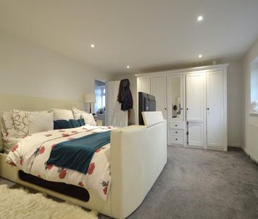 4 bedroom detached house to rent - Photo 2
