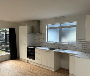 New Windsor Newly renovated unit with Garage - Photo 4