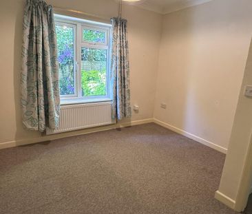 3 bedroom detached bungalow to rent - Photo 5