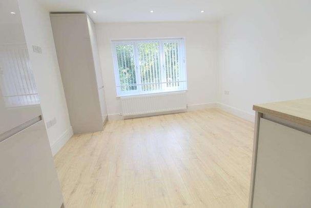 Hazeloak Road, Shirley, Solihull, B90 - Photo 1