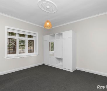 Charming Central Home - Photo 4