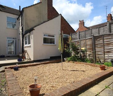 2 bedroom terraced house to rent - Photo 4