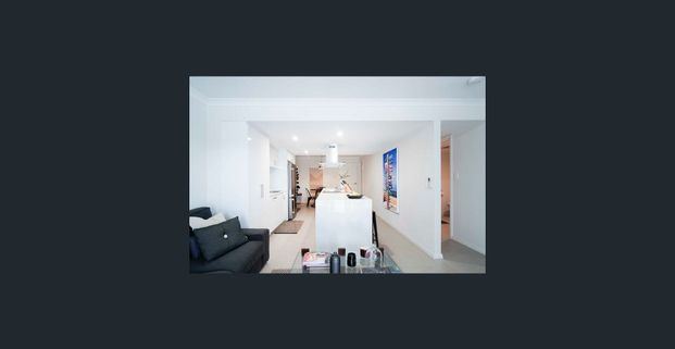 EASY CARE, UNFURNISHED, ENTERTAINER'S DELIGHT! - Photo 1