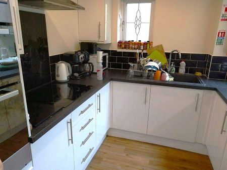 5 bedroom house to rent - Photo 2