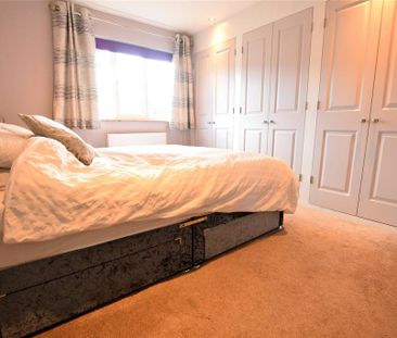 3 bedroom end of terrace house to rent - Photo 3