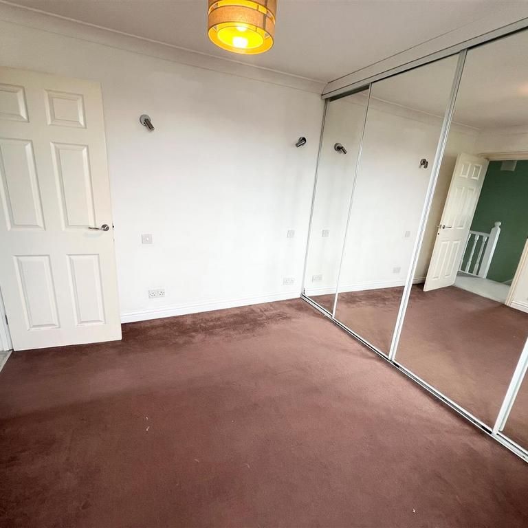 3 bedroom semi-detached house to rent - Photo 1