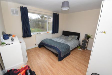 4 bedroom house to rent - Photo 2