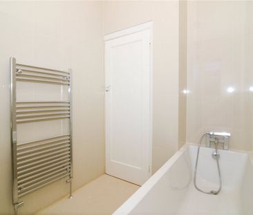 Gladstone Avenue, Twickenham, TW2 - Photo 3