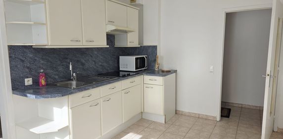 Location Appartement 2 pièces 54m² LYS LEZ LANNOY 59390 - Photo 2