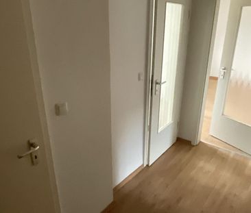 Schöne kl. 3 Zimmer Wohnung mit Laminatboden - Photo 6