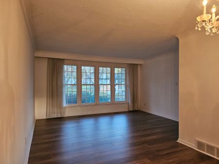 For Lease - 6 Fairhill Crescent, Toronto, Ontario - Photo 2