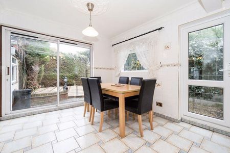 3 bedroom detached house to rent - Photo 3